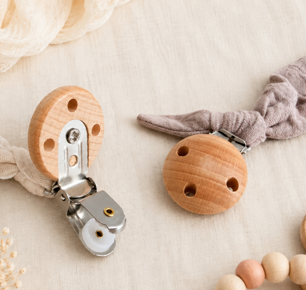Attache-tétine pour bébé et enfant